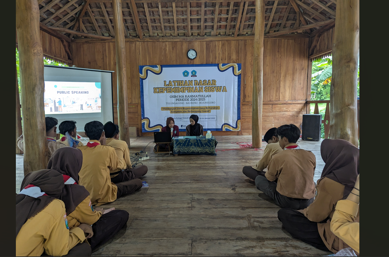 BEKALI KETERAMPILAN: OSIM MA RAHMATULLAH GELAR LATIHAN DASAR KEPEMIMPINAN SISWA (LDKS)OSIM